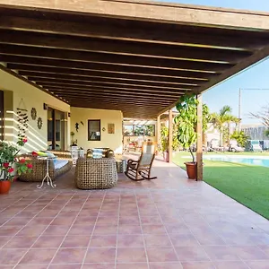 https://los-granados.in-canary-islands.com