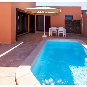 https://anahi-homes-corralejo-villa-dracaena-2.in-canary-islands.com